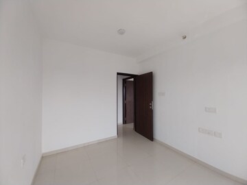 2 BHK Apartment For Sale in Lalani Velentine Apartment 1 Wing D, Malad East
