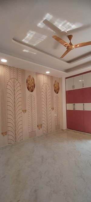 Building Lobby in 3 BHK Builder Floor at Fidato Honour Homes, Sector 89 – for Sale