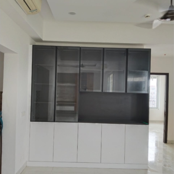 Room in 4 BHK Apartment at Adani Oyster Grande Phase 2, Sector 102a – for Rent