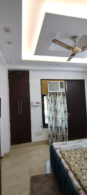 Bedroom in 1 BHK Builder Floor at Chattarpur – for Rent
