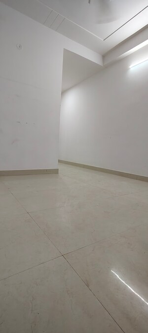Room in 3 BHK Builder Floor at Chattarpur – for Rent