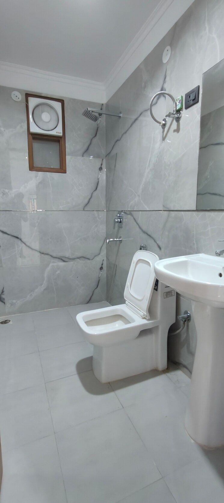Bathroom, chattarpur 3 Bedroom 1350 Sq.Ft. Builder Floor In Chattarpur Delhi 9303342