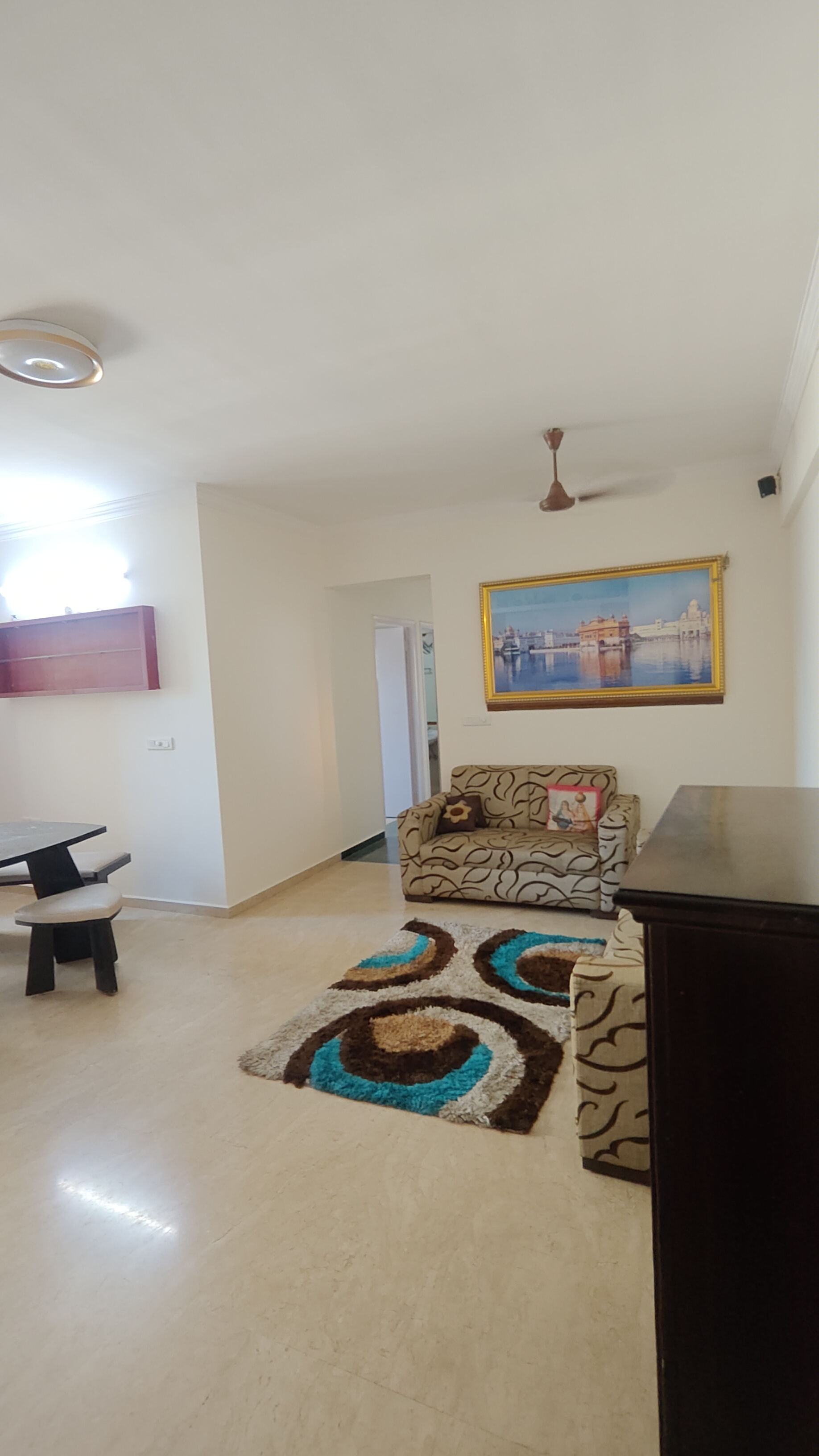 2 BHK Apartment For Rent in Hiranandani Meadows