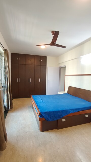 Bedroom in 2 BHK Apartment at Hiranandani Meadows, Manpada – for Rent