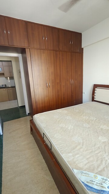 Room in 2 BHK Apartment at Hiranandani Meadows, Manpada – for Rent