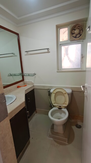 Team Area in 2 BHK Apartment at Hiranandani Meadows, Manpada – for Rent