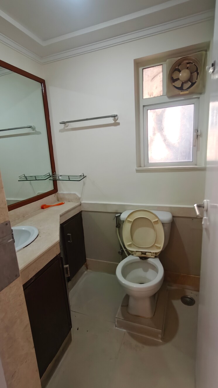 Team Area, hiranandani-meadows 2 Bedroom 1300 Sq.Ft. Apartment In Manpada Thane 9303353