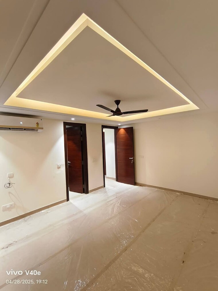Room, sector 23a 1.5 Bedroom 896 Sq.Ft. Builder Floor In Sector 23a Gurgaon 9303345