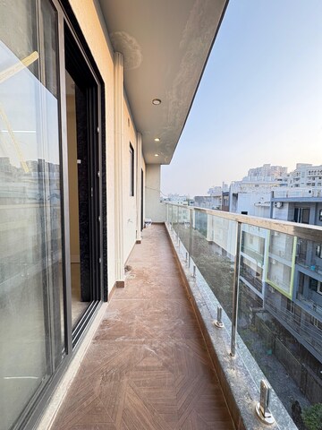 Balcony in 3 BHK Builder Floor at DLF City Centre, Maruti Vihar – for Rent