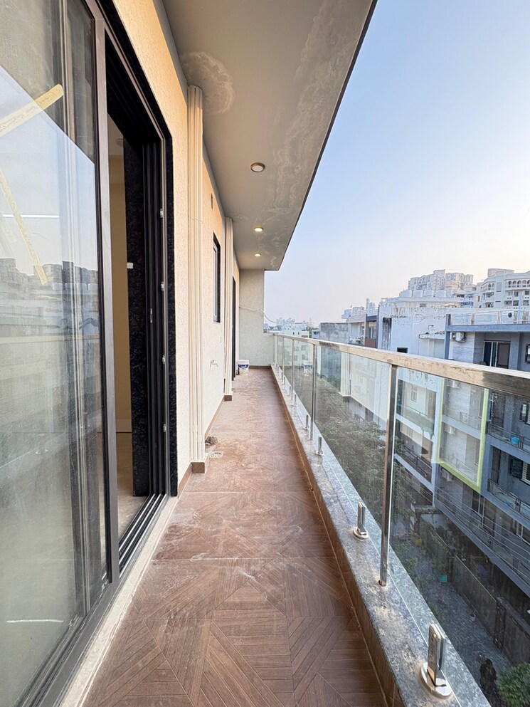 Balcony, dlf-city-centre 3 Bedroom 1845 Sq.Ft. Builder Floor In Maruti Vihar Gurgaon 9303356