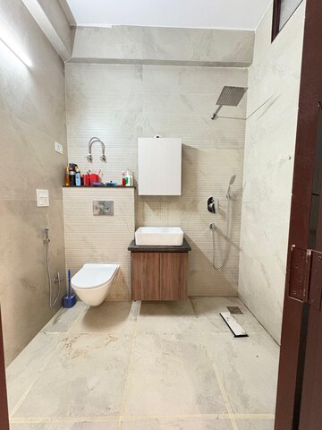 Bathroom in 3 BHK Builder Floor at DLF City Centre, Maruti Vihar – for Rent