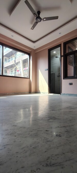 Room in 3 BHK Builder Floor at Chattarpur – for Rent