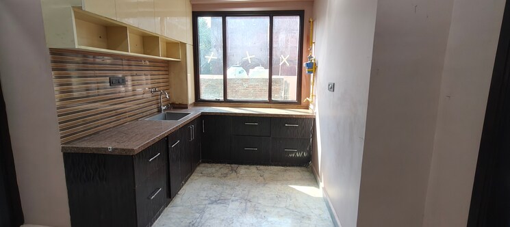 Kitchen, chattarpur 3 Bedroom 1500 Sq.Ft. Builder Floor In Chattarpur Delhi 9303362