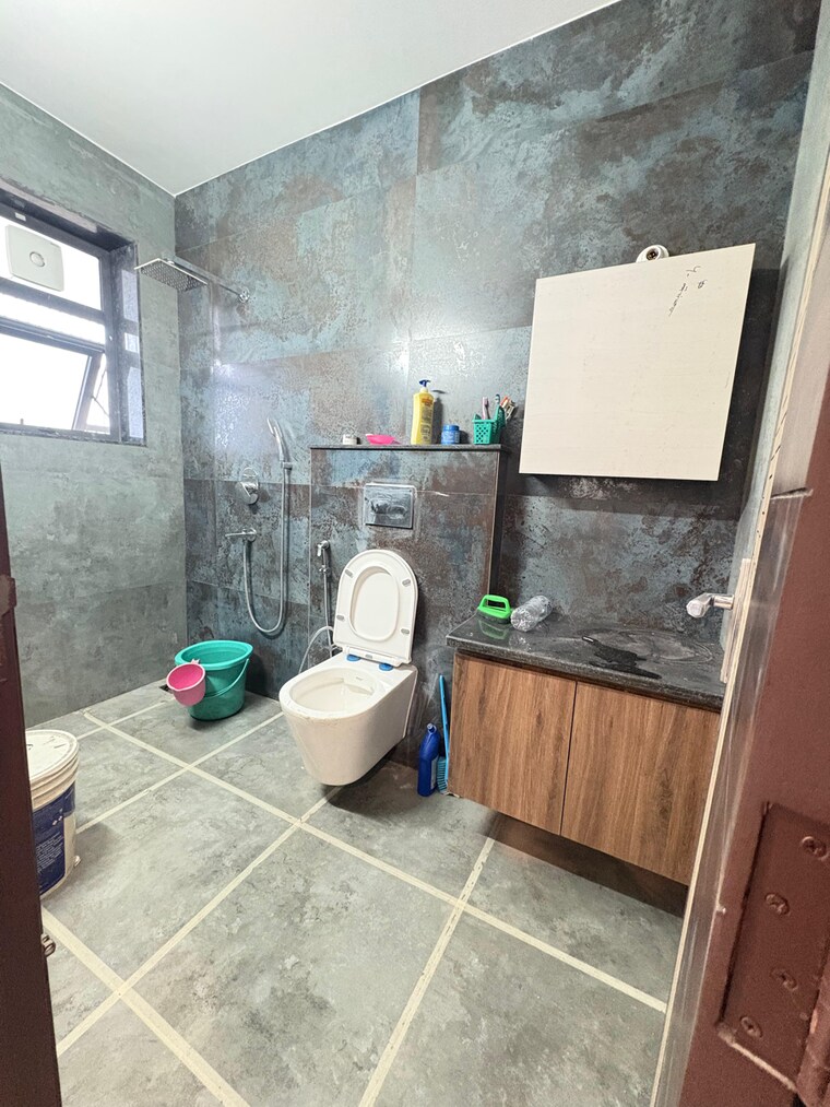 Attached Bathroom, dlf-mega-mall 3 Bedroom 1845 Sq.Ft. Penthouse In Sector 28 Gurgaon 9303374