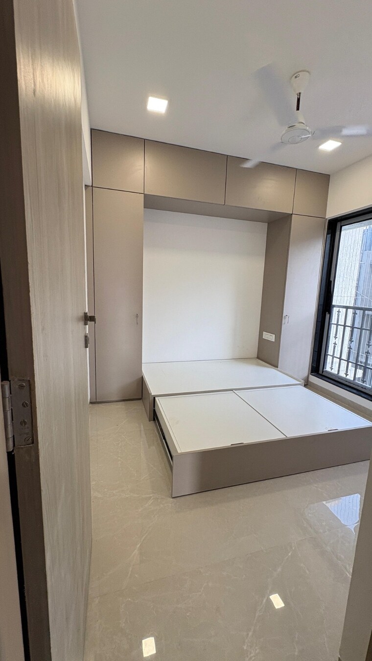 Room, sadguru-dhaval-chs 2 Bedroom 600 Sq.Ft. Apartment In Malad West Mumbai 9303379