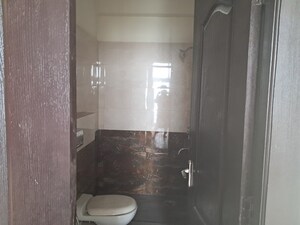 Bathroom in 4 BHK Apartment at Amrapali Platinum, Sector 119 – for Sale