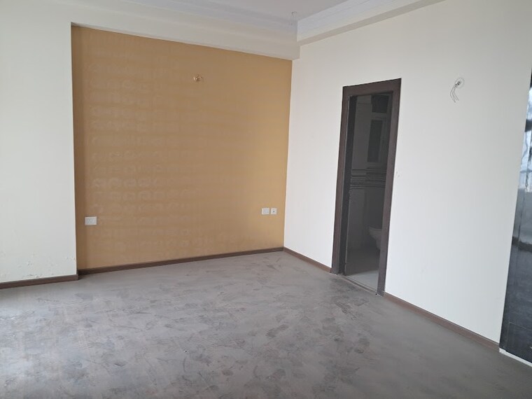 Room, amrapali-platinum 4 Bedroom 3025 Sq.Ft. Apartment In Sector 119 Noida 9303376