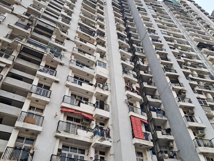 Exterior View, amrapali-platinum 4 Bedroom 3025 Sq.Ft. Apartment In Sector 119 Noida 9303376