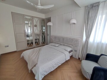 Bedroom in 3 BHK Apartment at Cozy Home, Bandra West – for Rent