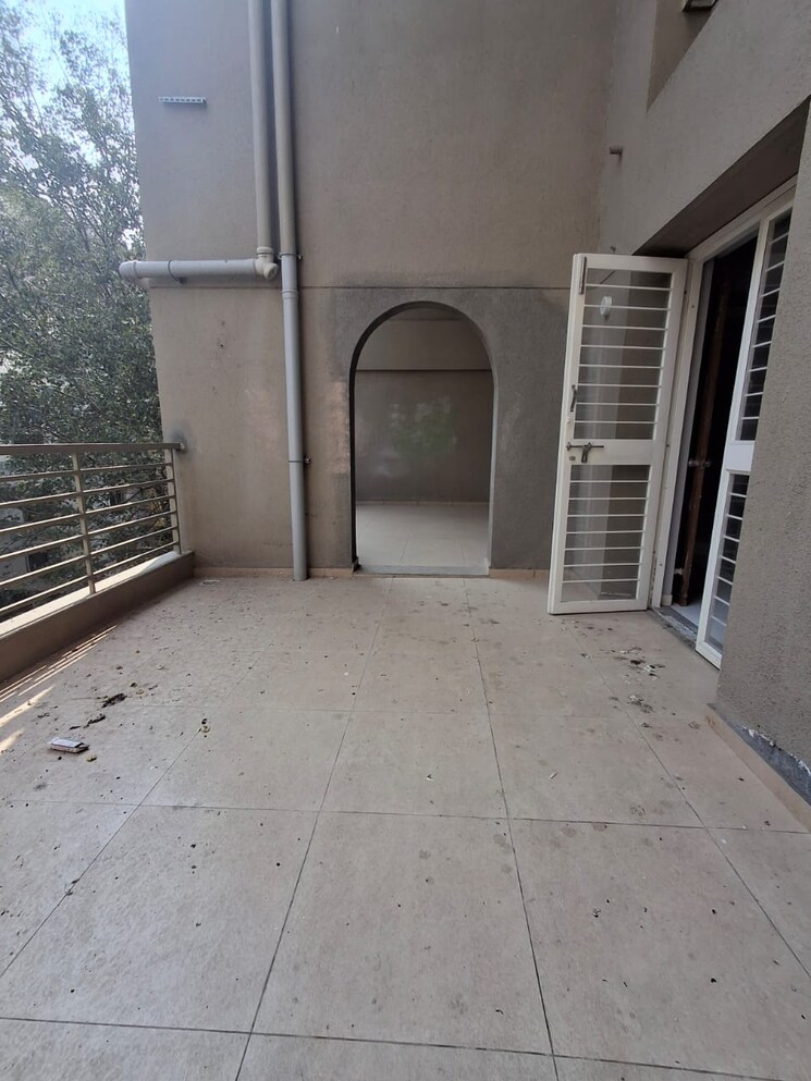 Balcony, pate-seya 2.5 Bedroom 1400 Sq.Ft. Apartment In Sinhagad Road Pune 9303390