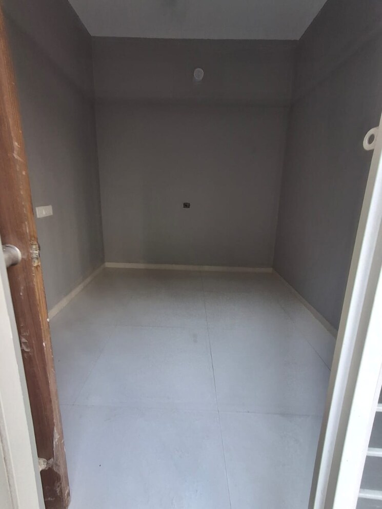 Room, pate-seya 2.5 Bedroom 1400 Sq.Ft. Apartment In Sinhagad Road Pune 9303390