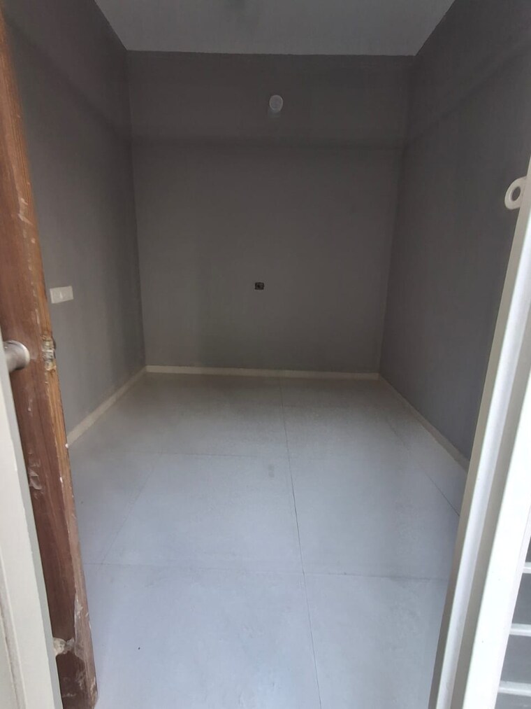 Room, pate-seya 2.5 Bedroom 1400 Sq.Ft. Apartment In Sinhagad Road Pune 9303390