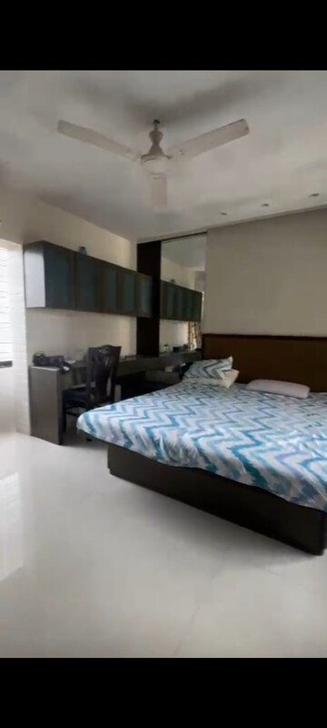 Bedroom in 3 BHK Apartment at Lokhandwala Green Acres, Andheri West – for Rent