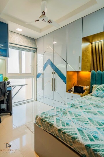 Master Bedroom in 2 BHK Apartment at Atlanta Heights, Prabhadevi – for Rent