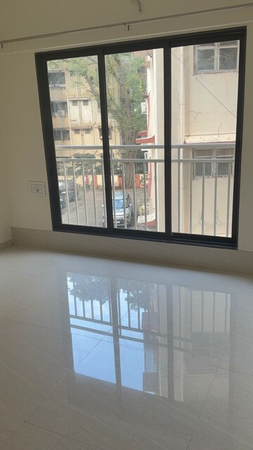 Room in 1 BHK Apartment at Je And Vee Om Trimurti, Malad East – for Rent