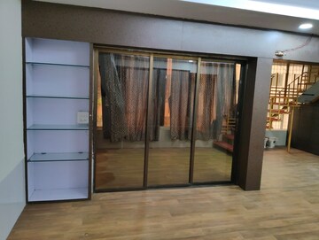 Room in 2 BHK Apartment at Vora Leela Sterling, Goregaon East – for Rent