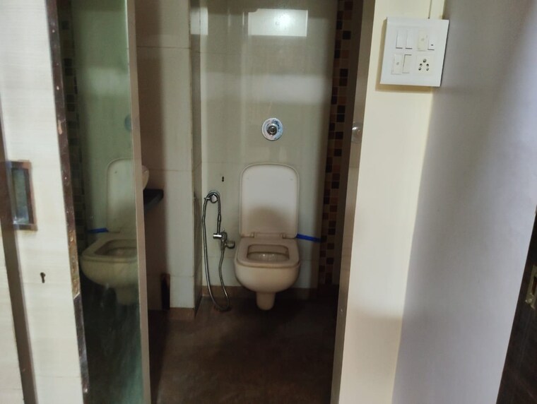 Bathroom, vora-leela-sterling 2 Bedroom 1300 Sq.Ft. Apartment In Goregaon East Mumbai 9303462