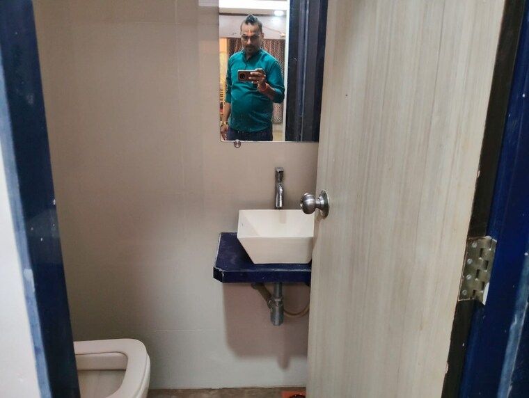 Bathroom, vora-leela-sterling 2 Bedroom 1300 Sq.Ft. Apartment In Goregaon East Mumbai 9303462