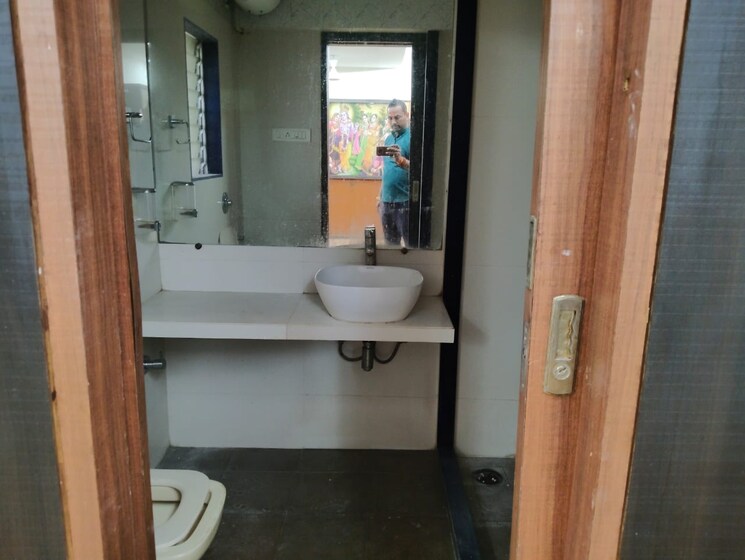 Attached Bathroom, vora-leela-sterling 2 Bedroom 1300 Sq.Ft. Apartment In Goregaon East Mumbai 9303462