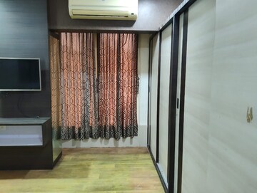 Room in 2 BHK Apartment at Vora Leela Sterling, Goregaon East – for Rent