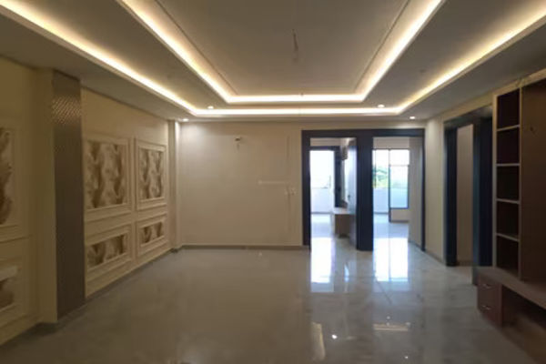 3 BHK + Extra Room 2100 Sq.Ft. Builder Floor in Antriksh Central Avenue
