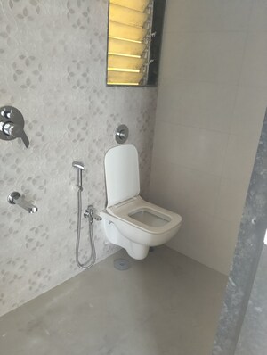Attached Bathroom in 2 BHK Apartment at Mulund West – for Rent