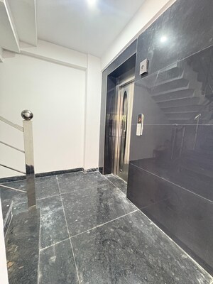 Lift in 3 BHK Builder Floor at Malibu Town – for Rent