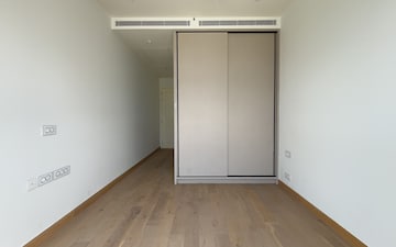 Room in 4 BHK Apartment at Bhartiya Leela Residences, Thanisandra Main Road – for Sale