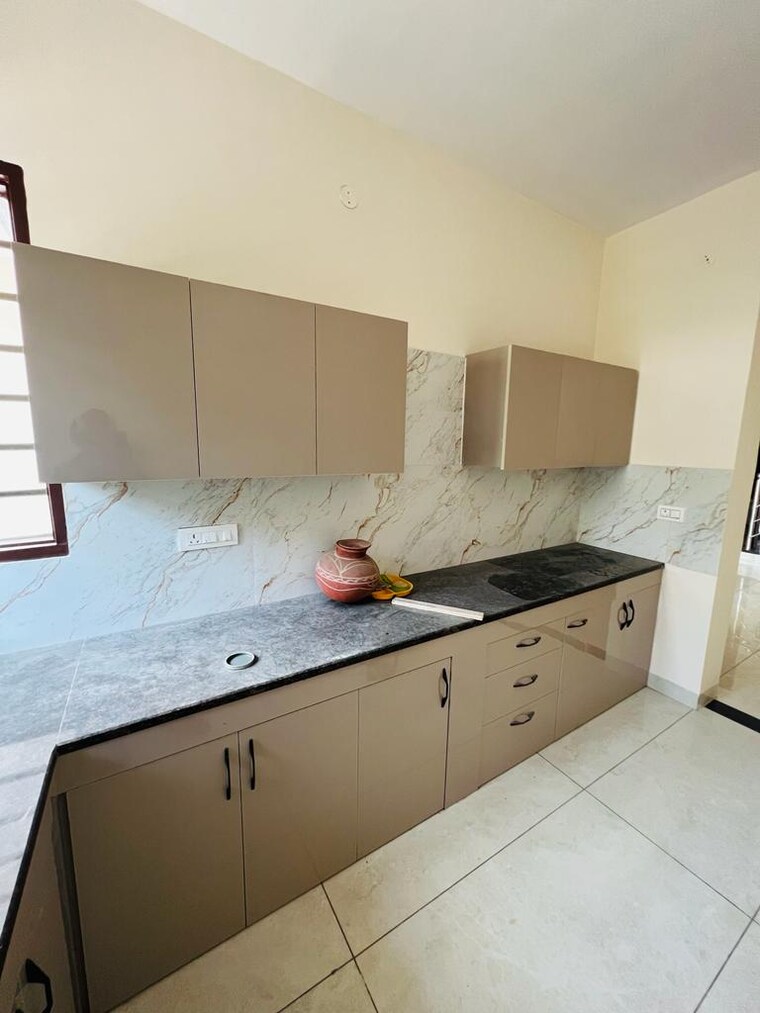 Kitchen, patiala road 3 Bedroom 200 Sq.Yd. Independent House In Patiala Road Zirakpur 9303694