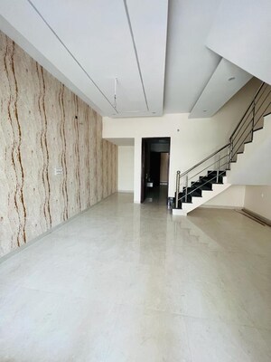 Room in 3 BHK Independent House at Patiala Road – for Sale