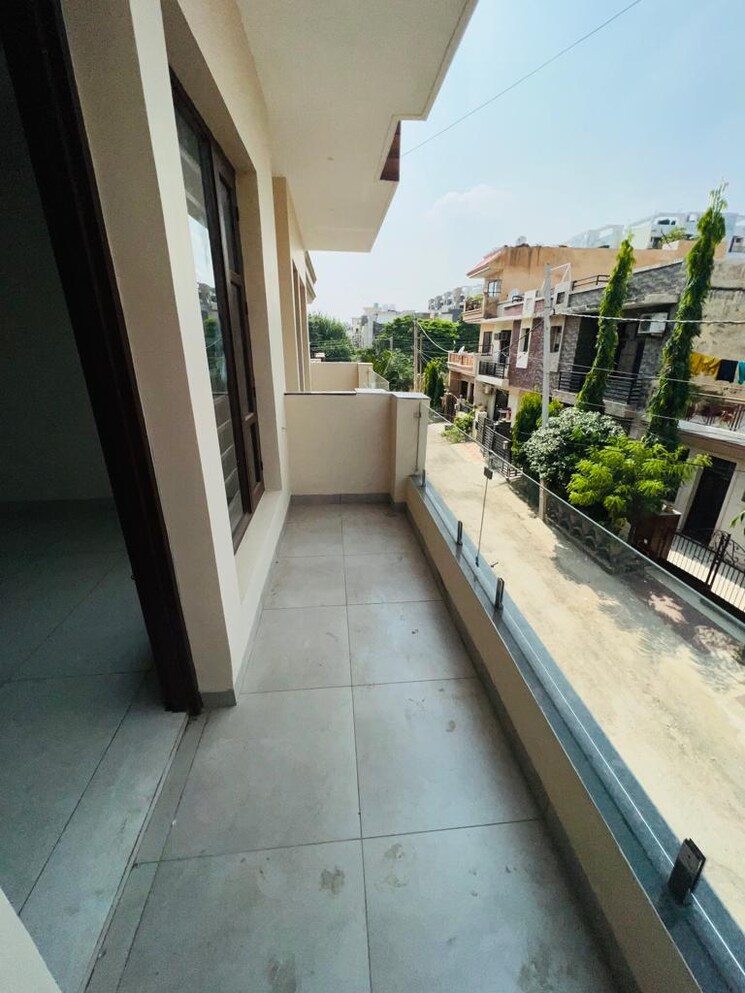 Balcony, patiala road 3 Bedroom 200 Sq.Yd. Independent House In Patiala Road Zirakpur 9303694