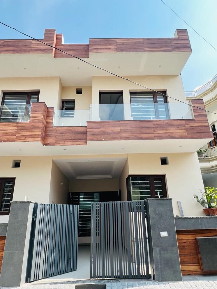 Exterior View, patiala road 3 Bedroom 200 Sq.Yd. Independent House In Patiala Road Zirakpur 9303694