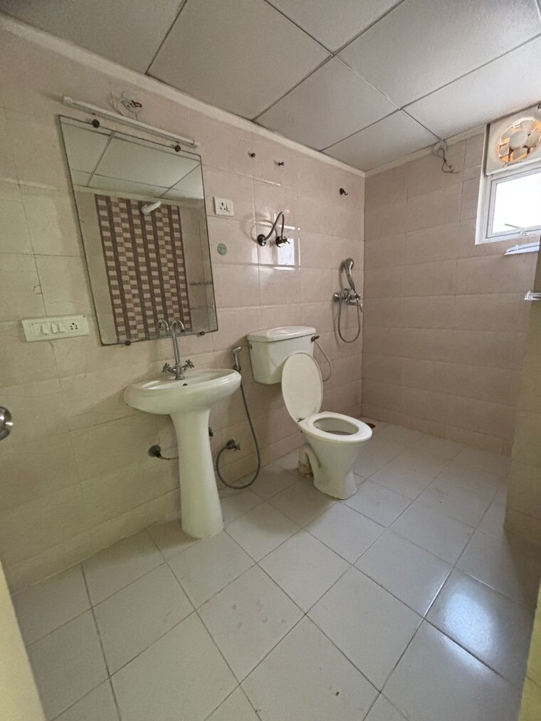 Bathroom, gaur-city-2-11th-avenue 2 Bedroom 1010 Sq.Ft. Apartment In Sector 16c Greater Noida Greater Noida 9303698