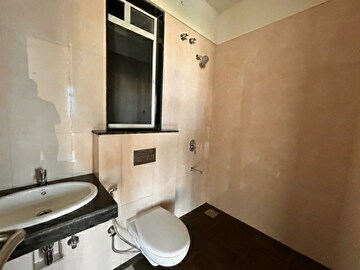 Bathroom in 1.5 BHK Apartment at Sheth Avante, Kanjurmarg West – for Rent