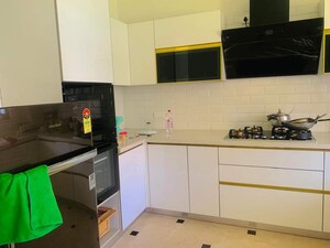 Kitchen in 3 BHK Builder Floor at Unitech South City 1, South City 1 – for Rent