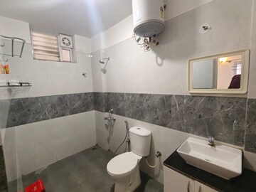 Attached Bathroom in 2 BHK Builder Floor at Cooke Town – for Rent