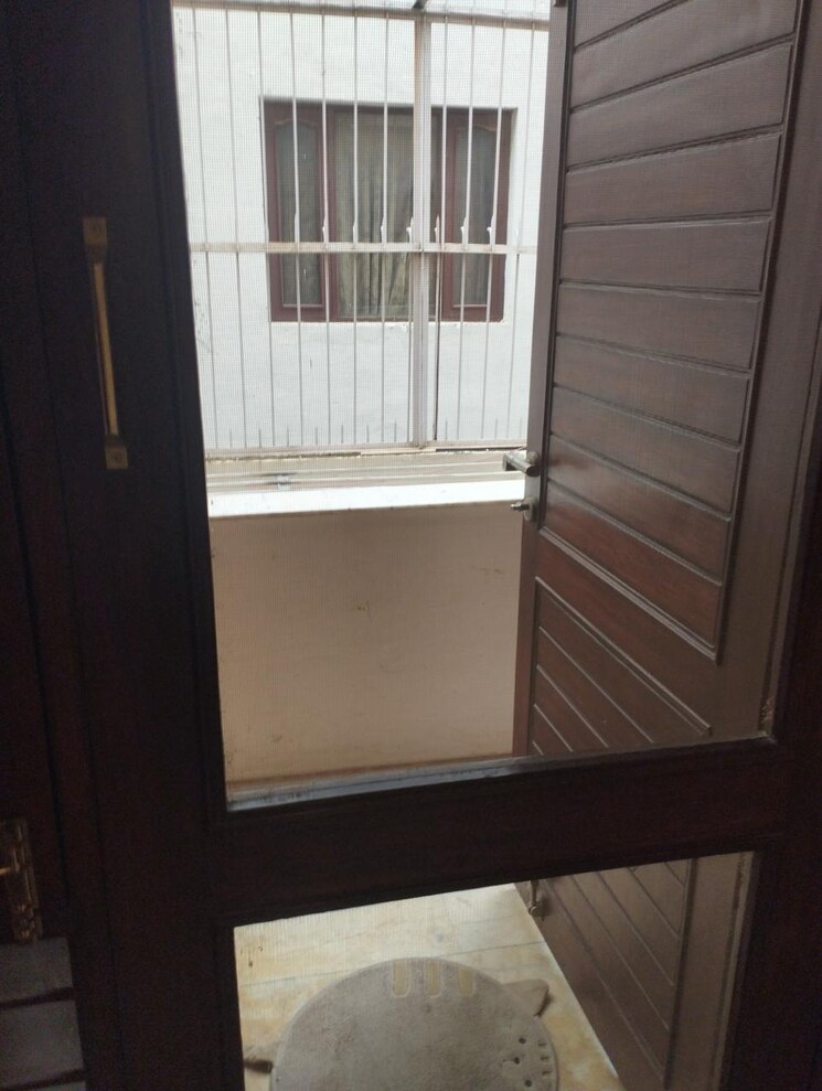 Other, dlf phase ii 3 Bedroom 251 Sq.Yd. Builder Floor In Dlf Phase ii Gurgaon 9303823