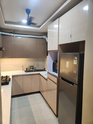 Kitchen in 3 BHK Builder Floor at Dlf Phase ii – for Rent