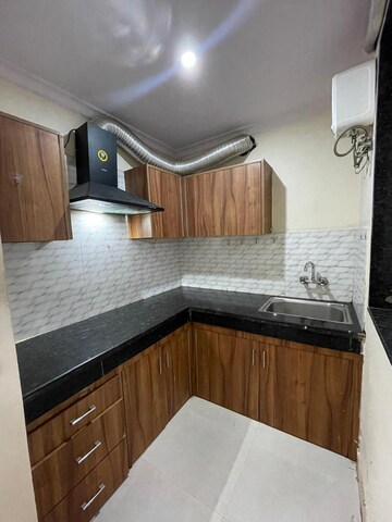 Kitchen in 1 BHK Builder Floor at Dlf City Phase 3 – for Rent