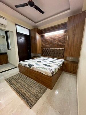 Bedroom in 1 BHK Builder Floor at Dlf City Phase 3 – for Rent